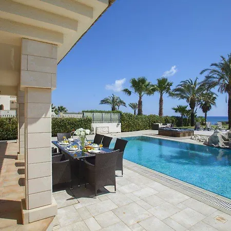 “villa With Amazing Seafront Views” Protaras 76 파라림니