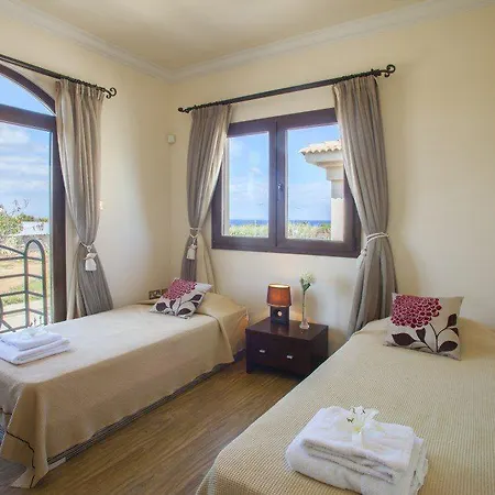 “villa With Amazing Seafront Views” Protaras 76 * 파라림니