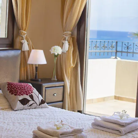 “villa With Amazing Seafront Views” Protaras 76 *