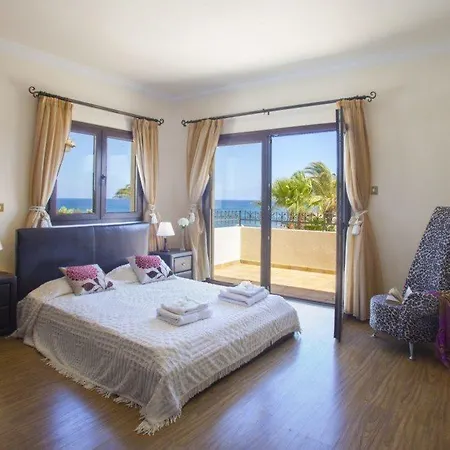 빌라 “villa With Amazing Seafront Views” Protaras 76 파라림니