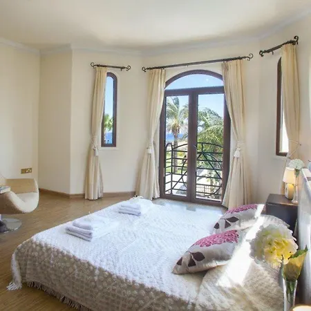 “villa With Amazing Seafront Views” Protaras 76 빌라