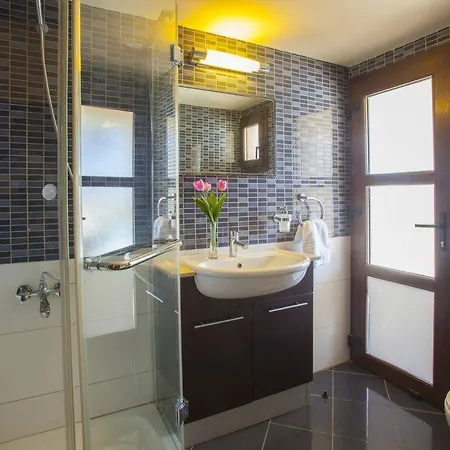 “villa With Amazing Seafront Views” Protaras 76 Paralimni