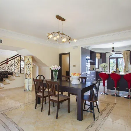 “villa With Amazing Seafront Views” Protaras 76 *