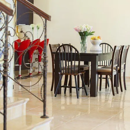 “villa With Amazing Seafront Views” Protaras 76 ヴィラ