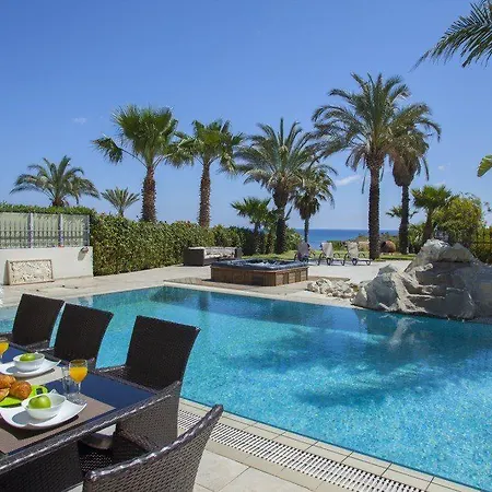 “villa With Amazing Seafront Views” Protaras 76 *