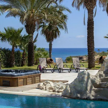 “villa With Amazing Seafront Views” Protaras 76 *