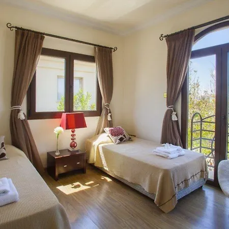 Vilă “villa With Amazing Seafront Views” Protaras 76 *