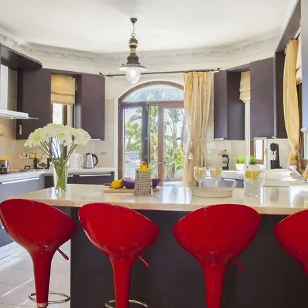 “villa With Amazing Seafront Views” Protaras 76 *